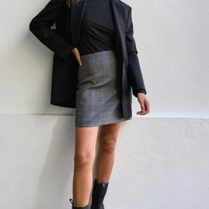 Aritzia Babaton Modern Mini Skirt, size 8